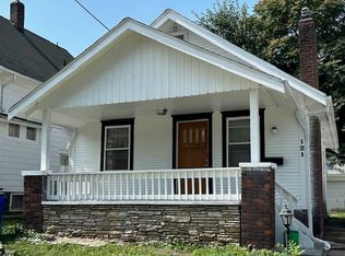 121 21st St NE, Cedar Rapids, IA 52402