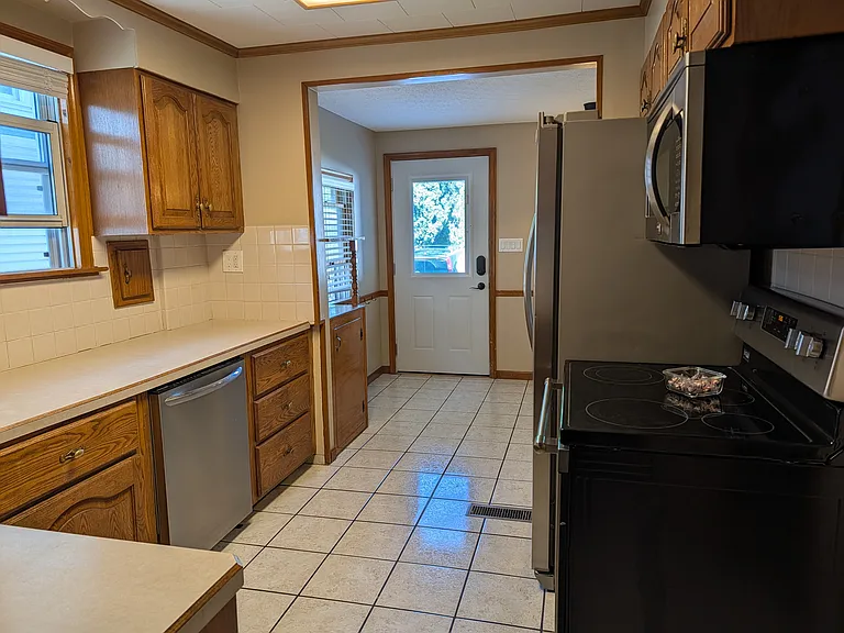 1353 Ashland Ave — Photo 6