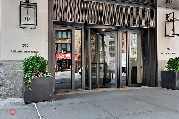 Rented by CORE | media 17