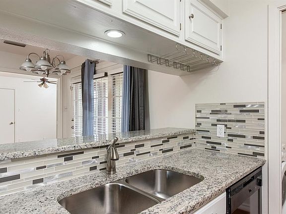 5th image of 1900 Chasewood Cir APT 202