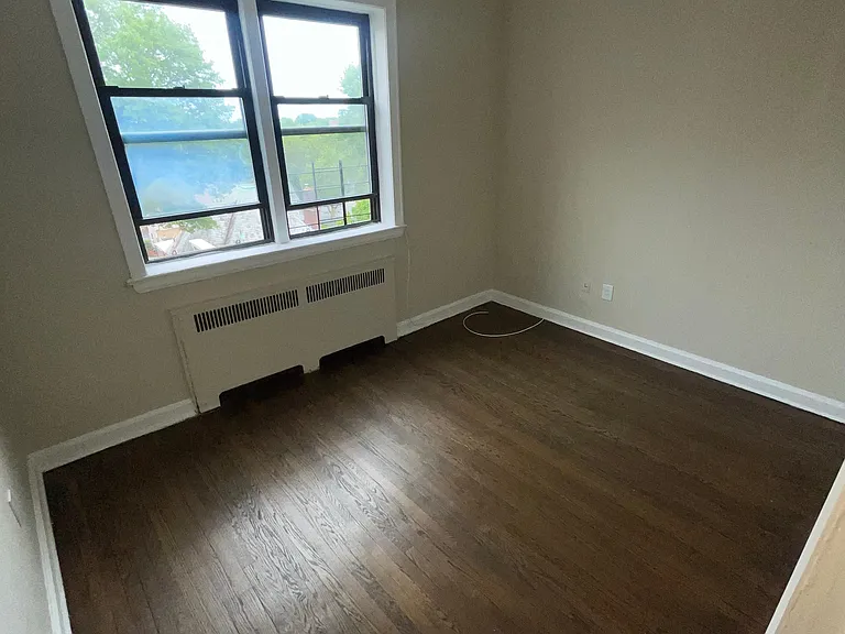 30 Van Velsor Pl #5R — Photo 5