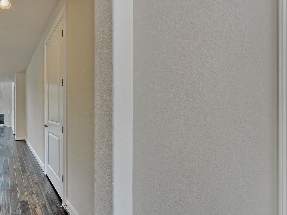 2nd image of 3317 Vaquero Ln