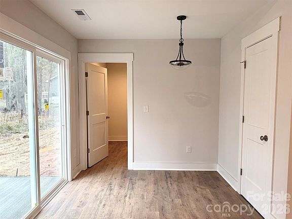 5th image of 2338 Neill Rd