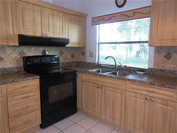 5th image of 9849 Seven Oaks Dr