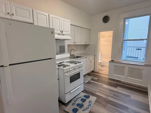 1006 Summit Ave #29E, Jersey City, NJ 07307