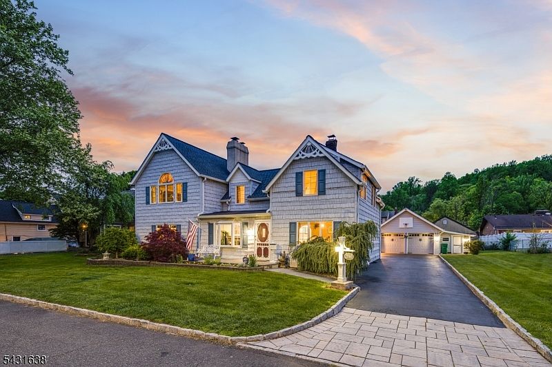 1st image of 2065 Prospect Ave