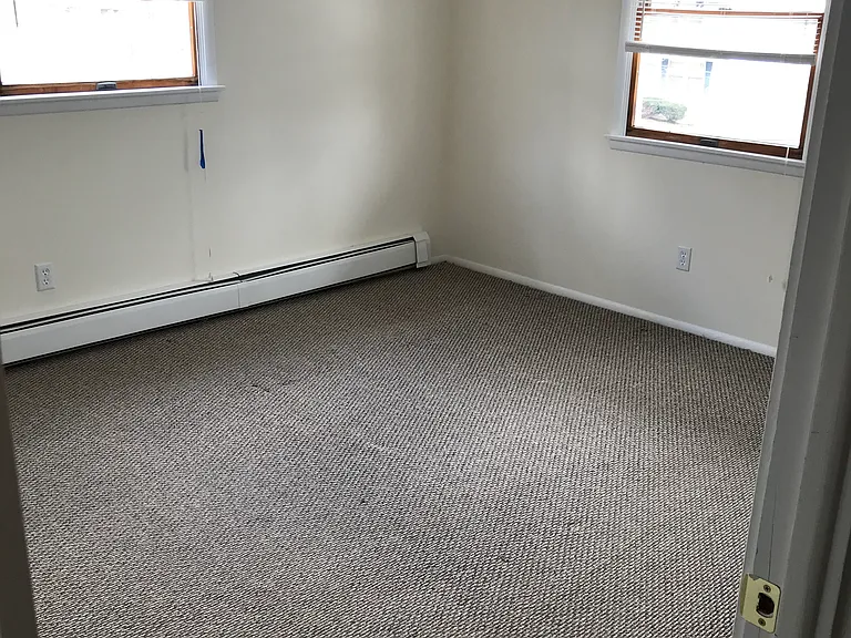 831 Squires Ave #B — Photo 8