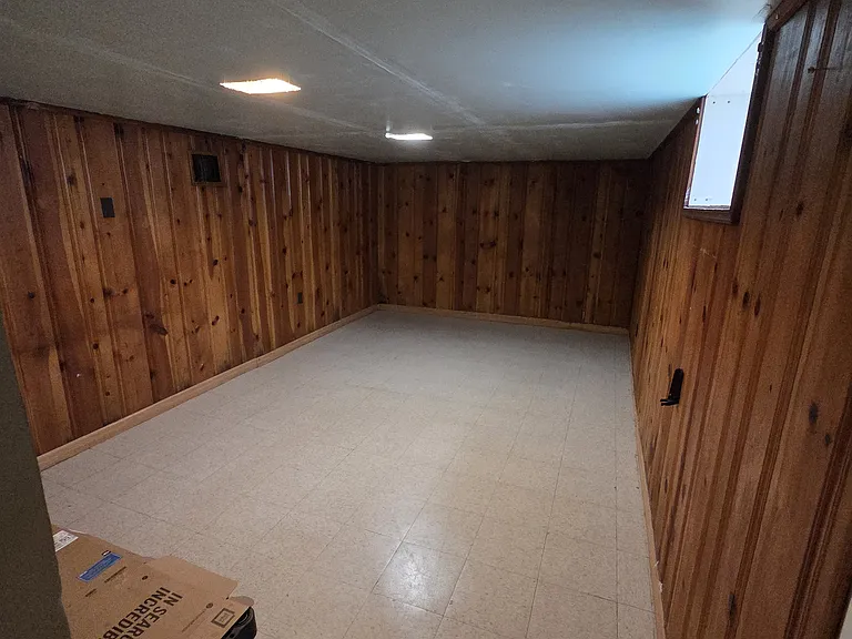 8333 Orchard Ave — Photo 15