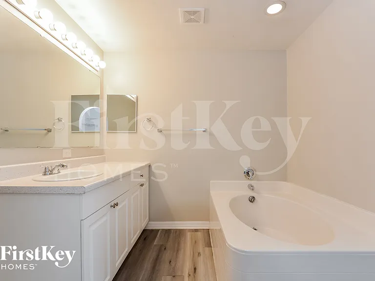 1026 Lake Doe Blvd — Photo 9
