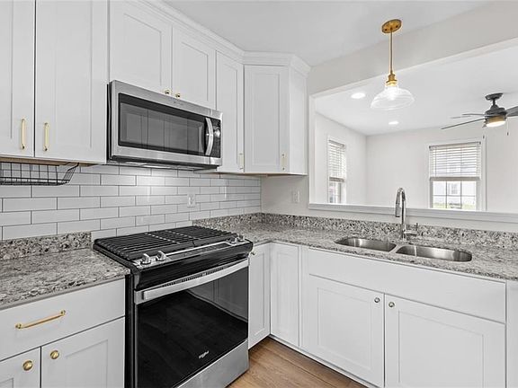 3rd image of 606 Delaware Ave
