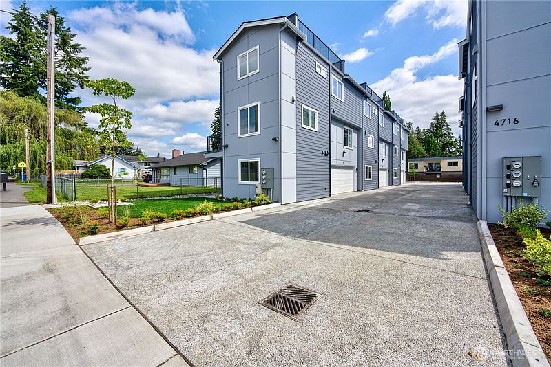 5th image of 4716 72nd St NE Street NE #101