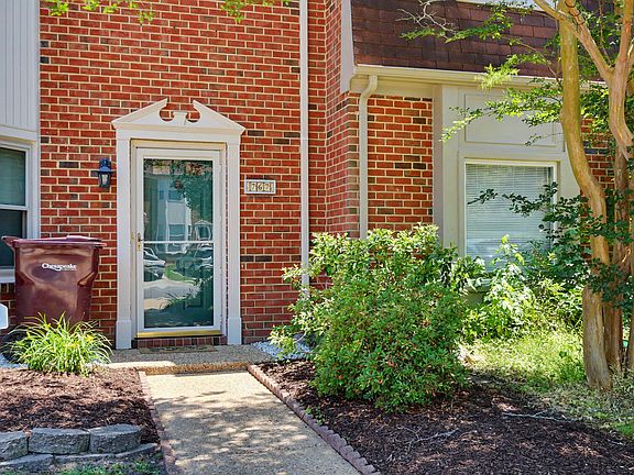 4th image of 767 Creekside Cres