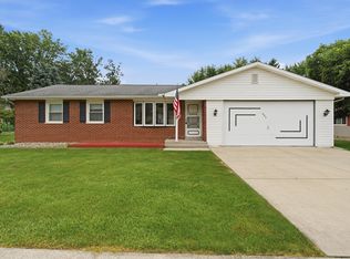 653 Lorraine Dr, Valparaiso, IN 46385