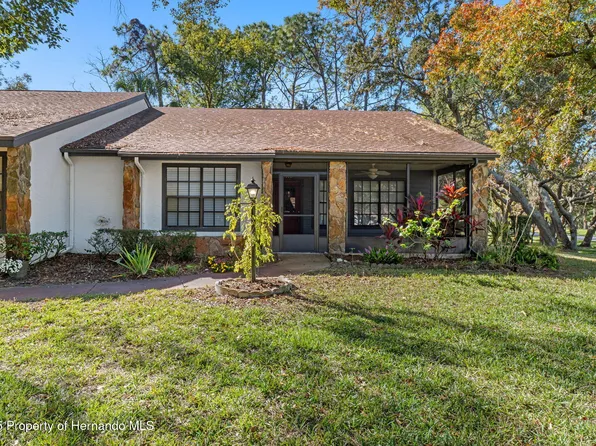 2129 Point O Woods Ct, Spring Hill, FL 34606