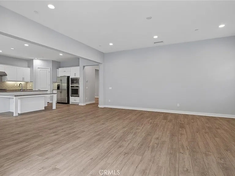 755 E Orange Blossom Way — Photo 28