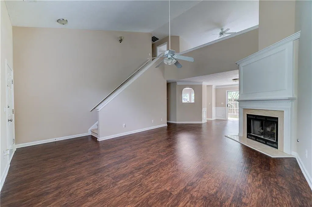 3 bed, 2.0 bath, 1761 sqft, $2,500 — Photo 4