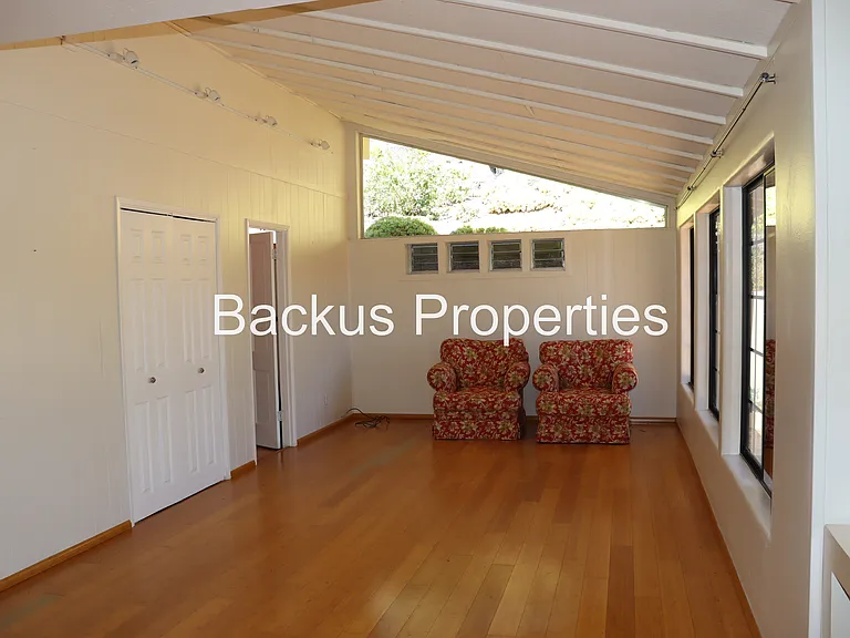 11585 McCarthy Rd — Photo 25