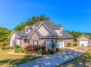 4 Copper Ridge Ct, Deatsville, AL 36022