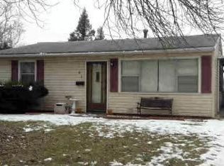 81 Oriole Dr, Decatur, IL 62526