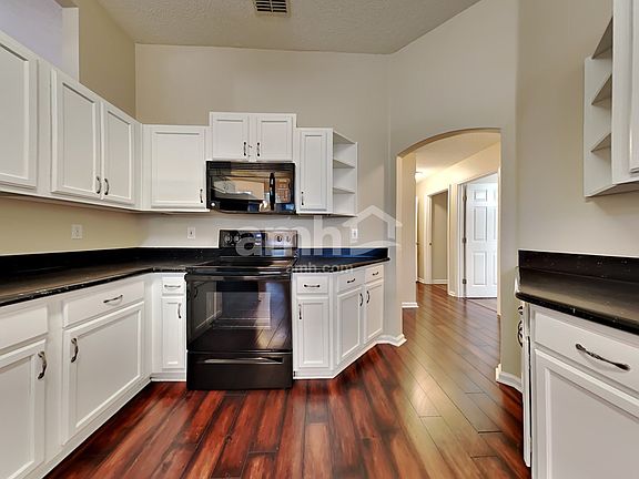 3rd image of 399 Turtle Dove Dr