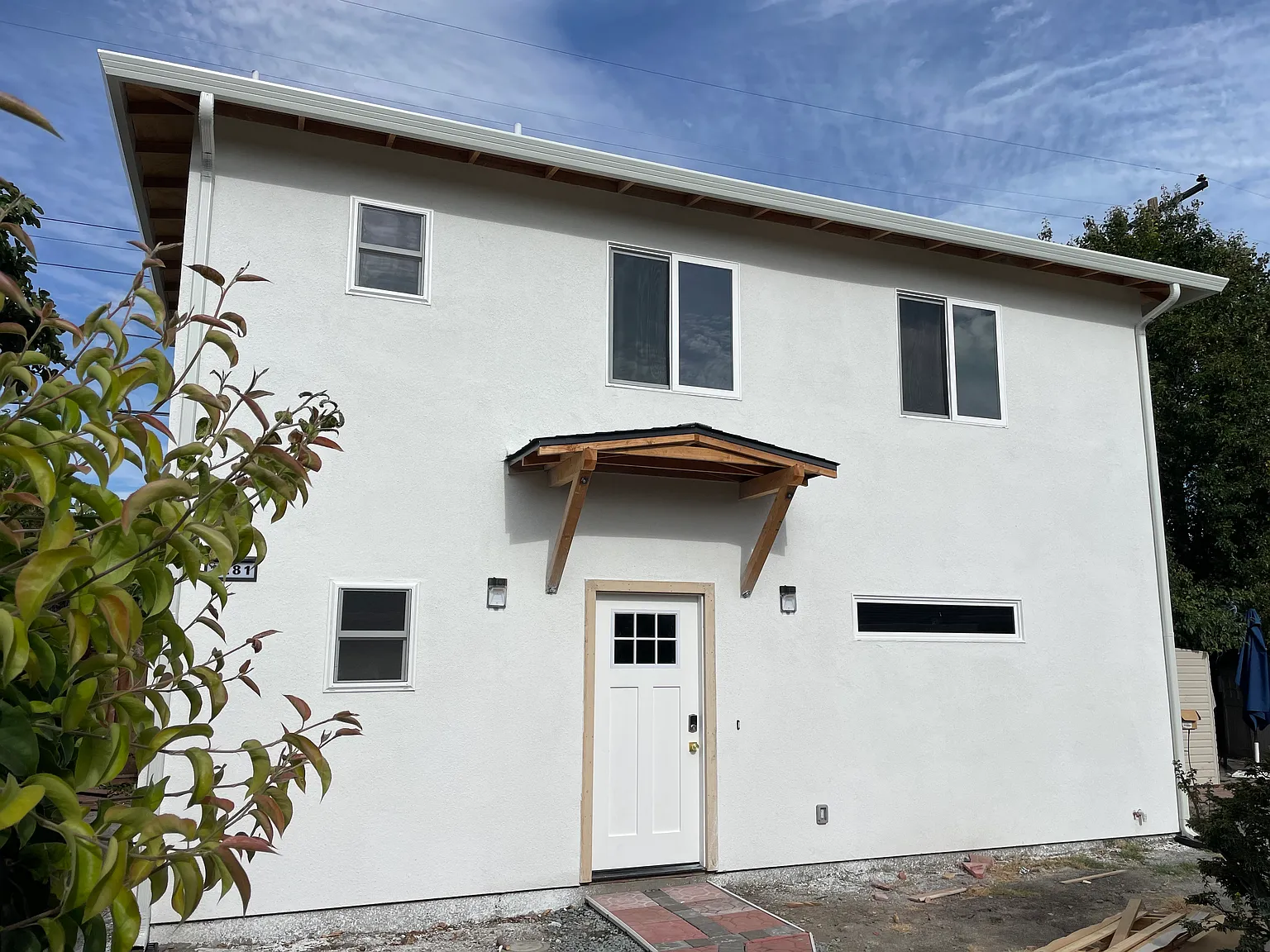 1281 Las Palmas Dr — Photo 1