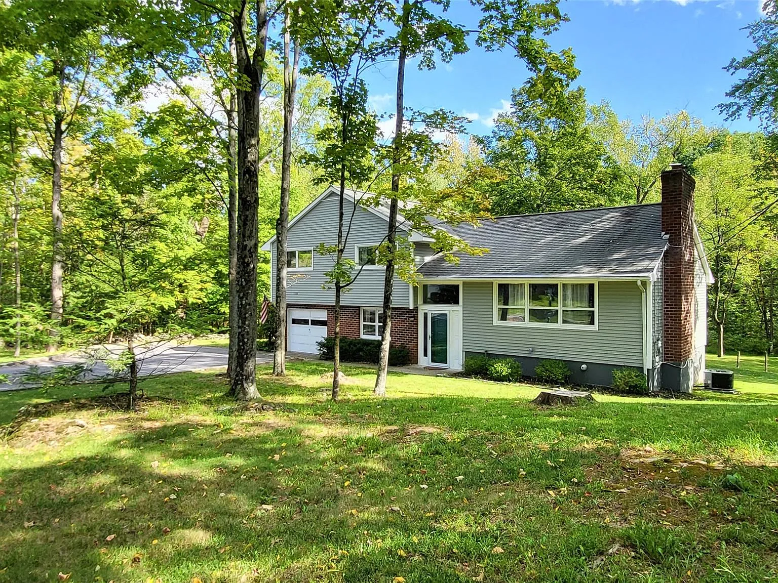 3 bed, 1.5 bath, 1753 sqft, $3,150 — Photo 3
