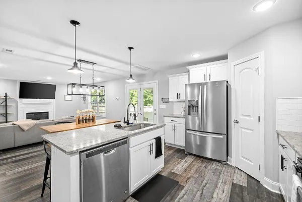 425 Woodtrace Dr — Photo 4