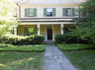 5 E Laurel Ave, Lake Forest, IL 60045