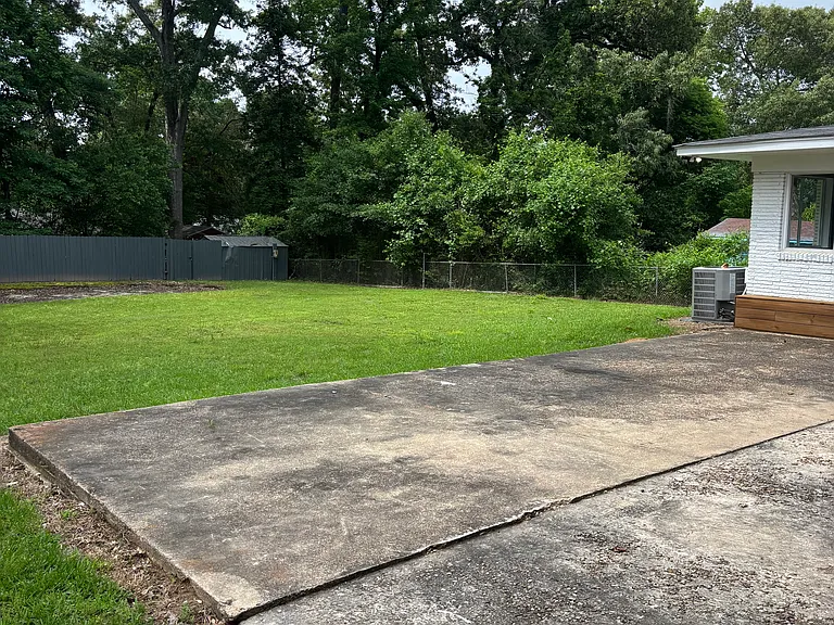 749 Livingston Ave — Photo 8