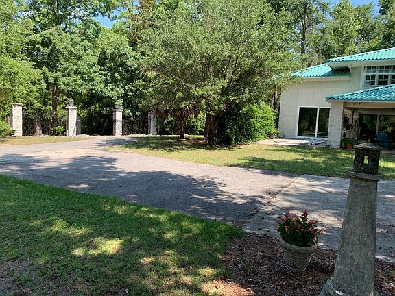3rd image of 728 Jacobs Creek Ln