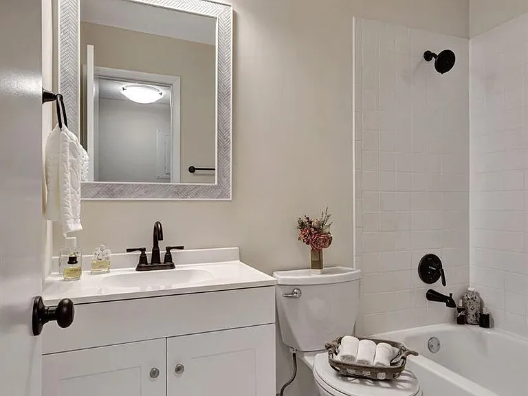 1109 Duncan Cir #201 — Photo 25