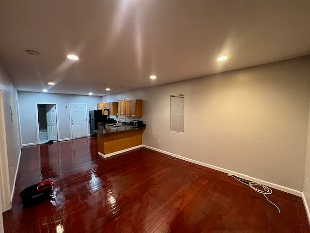 109 Pleasant St — Photo 3