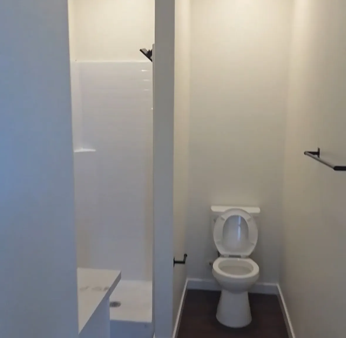 2 bed, 915 sqft, $3,000 — Photo 1