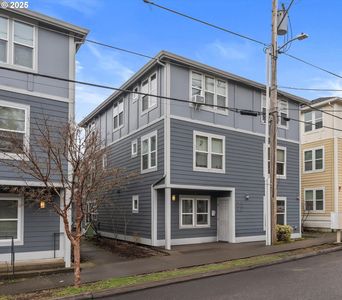 11927 SE Ash St, Portland, OR, 97216