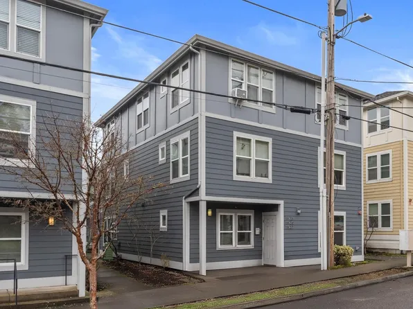 11927 SE Ash St, Portland, OR 97216
