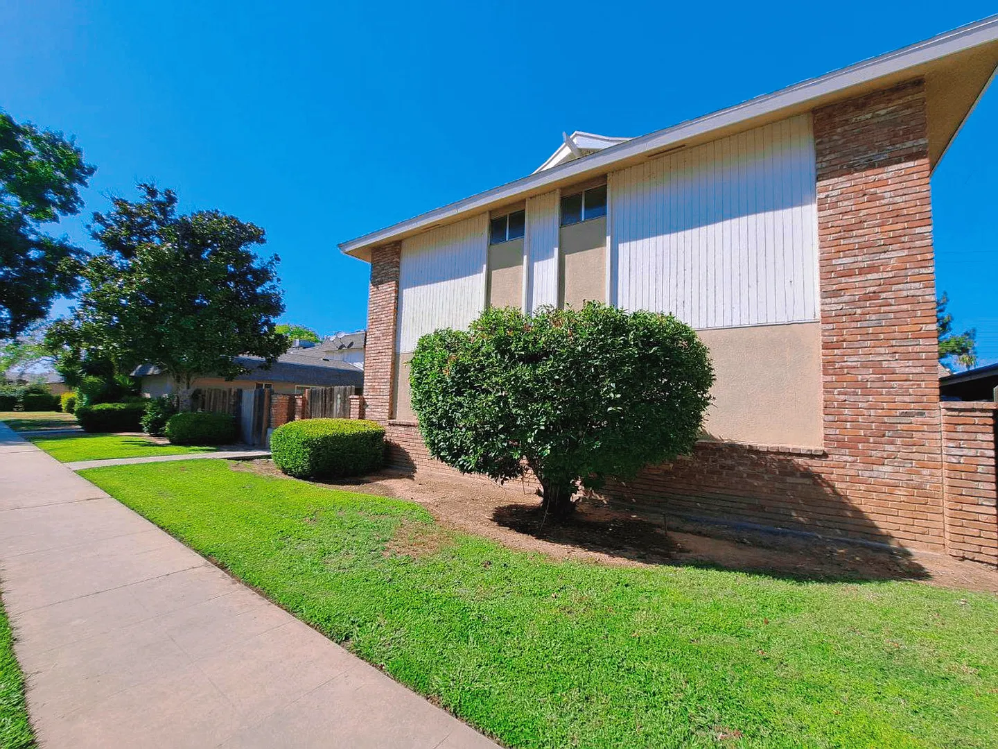 3331 E Sierra Madre Ave — Photo 2