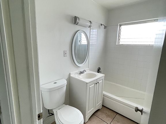 2nd image of 10239 Darby Ave APT 5