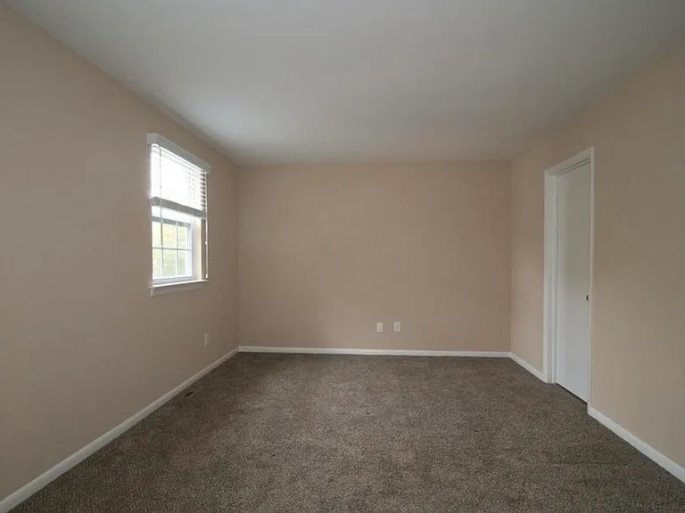 123 N Station St — Photo 10