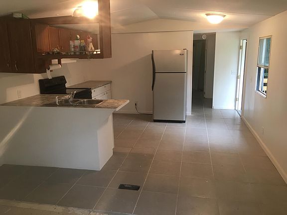 2nd image of 5209 Summit Ave