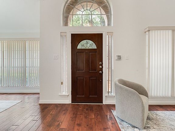 4th image of 14605 Dove Ct