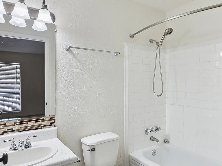 Overlook Apartments — Photo 11