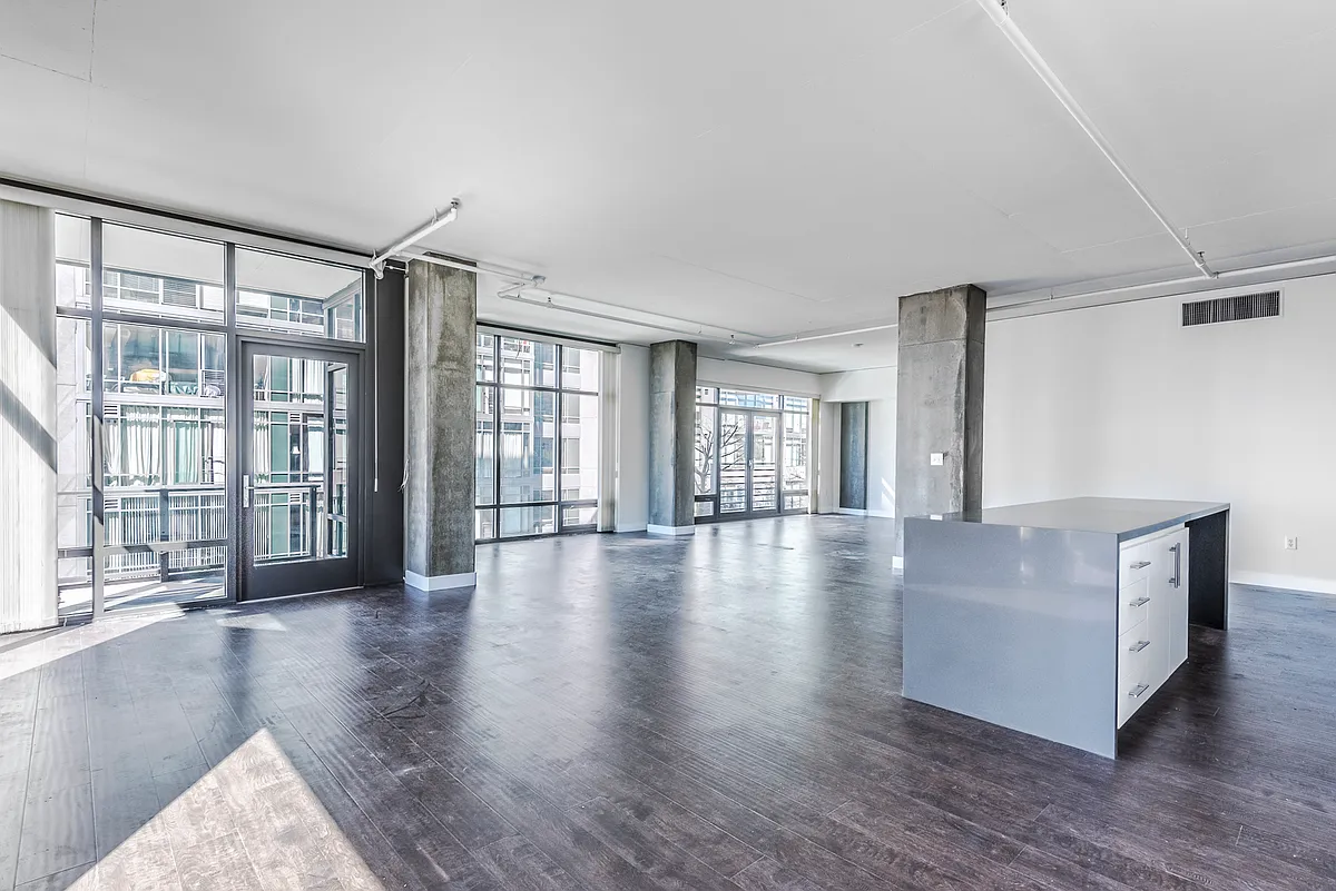 Building Photo - 1111 S Grand Ave #701