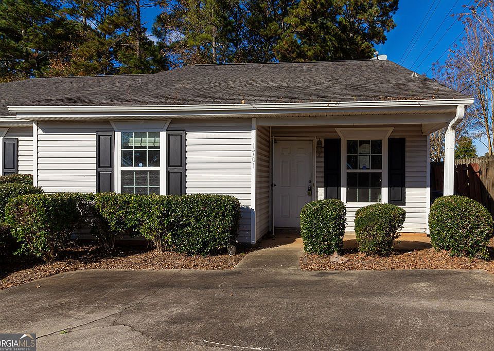 1st image of 1701 Summerwoods Ln