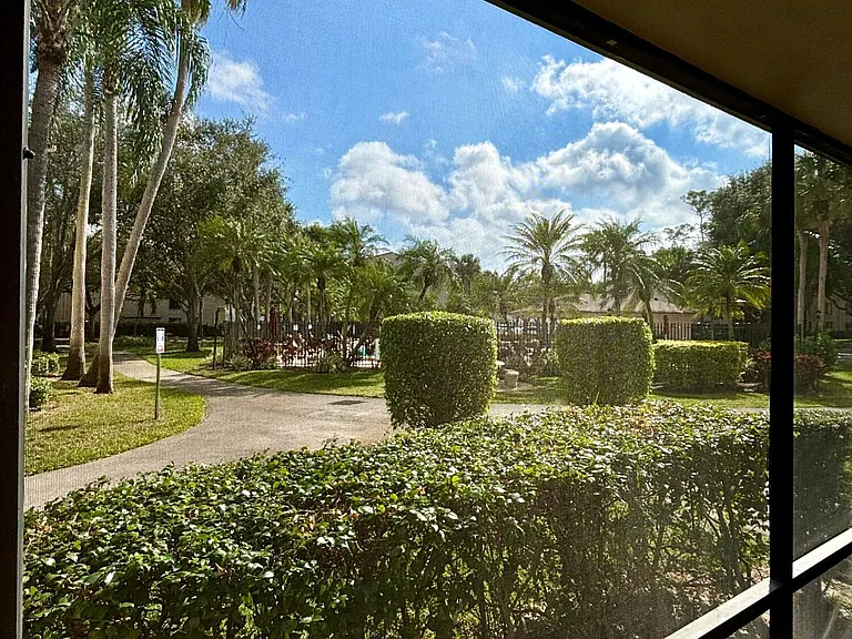 203 Foxtail Dr #F1 — Photo 11