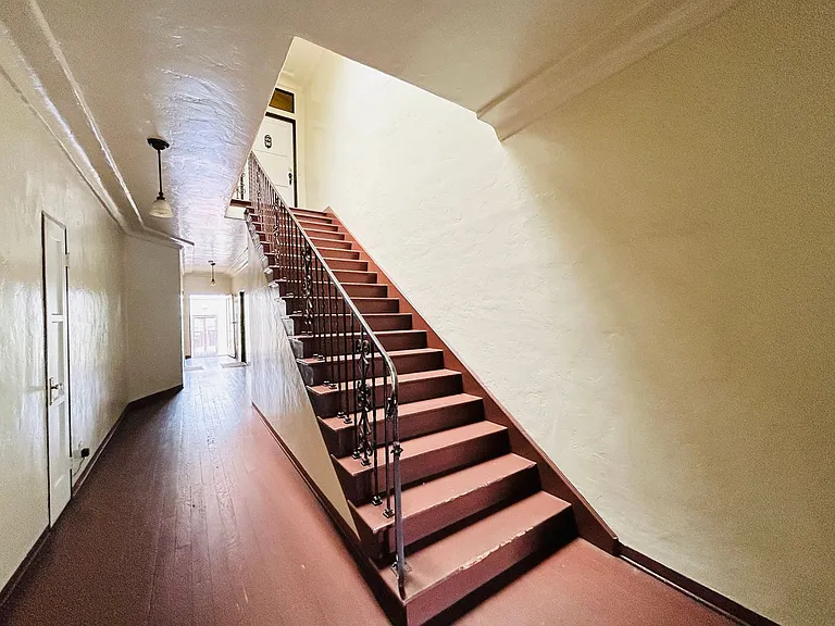 215 S Elm Dr — Photo 2