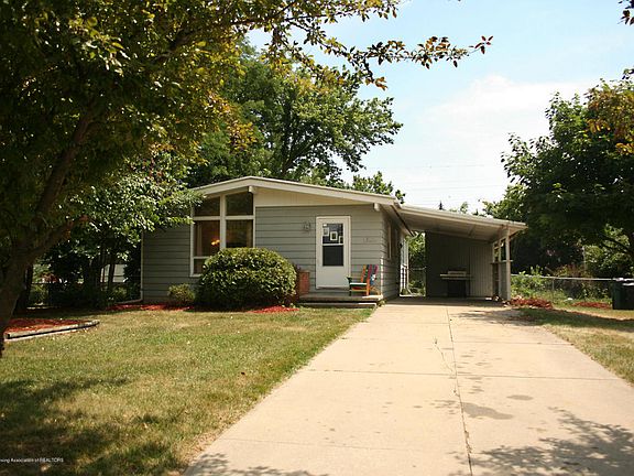 2nd image of 1562 Greencrest Ave