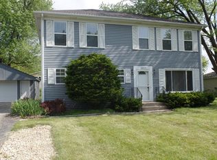 26W424 Macarthur Ave, Carol Stream, IL 60188