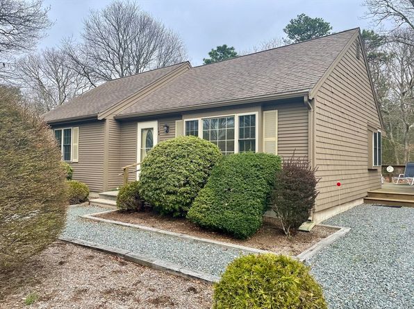 144 Sudbury Ln, Barnstable, MA 02630