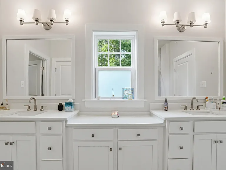 411 W Ponds Edge Dr — Photo 52