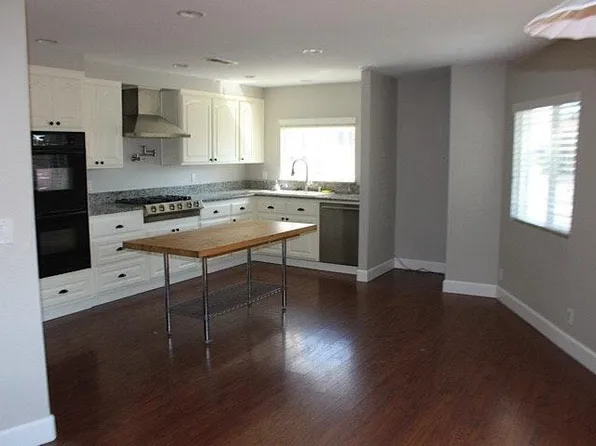 30210 Longhorn Dr, Canyon Lake, CA 92587